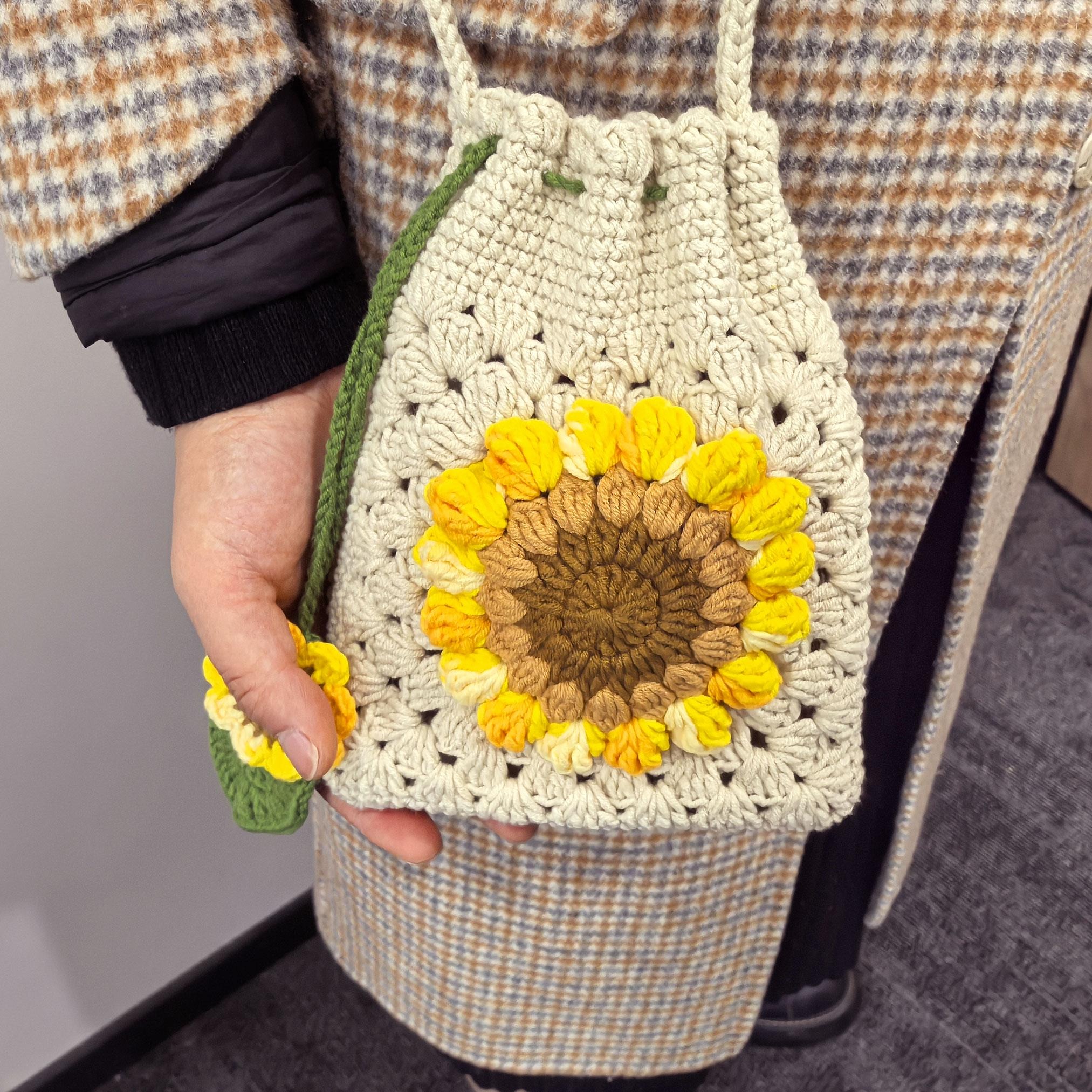 Crochet Bag, Crossbody purse, Crochet Sunflower Granny Square Bag, Handmade Sunflower Coin Purse, Birthday Gift for Mom, Sister, Grandma