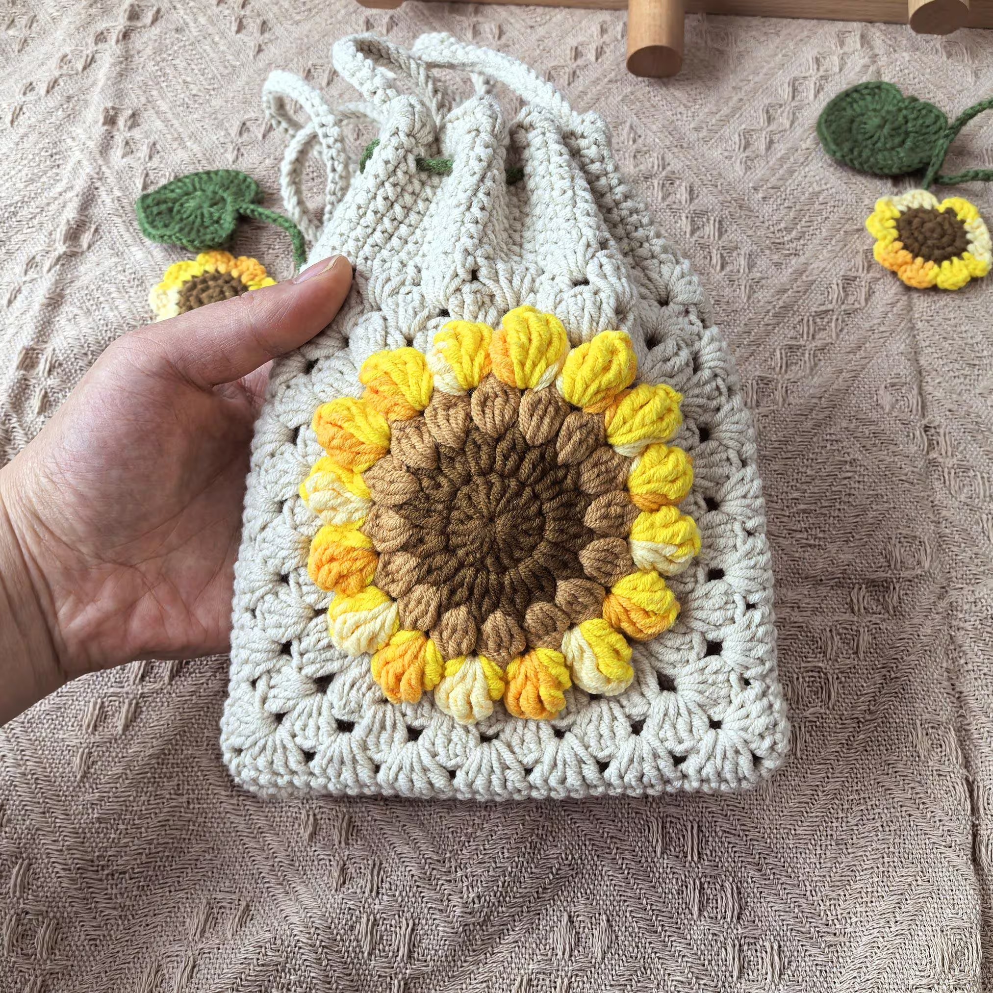 Crochet Bag, Crossbody purse, Crochet Sunflower Granny Square Bag, Handmade Sunflower Coin Purse, Birthday Gift for Mom, Sister, Grandma